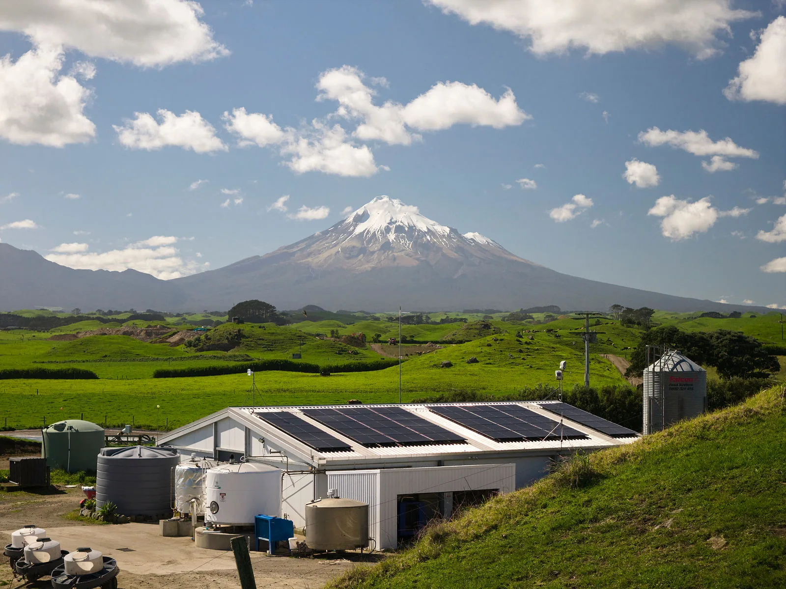 Solar on a Taranaki dairy shed with the mountain behind