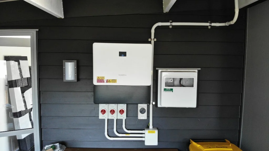 Sungrow inverter wall install with isolators and conduit